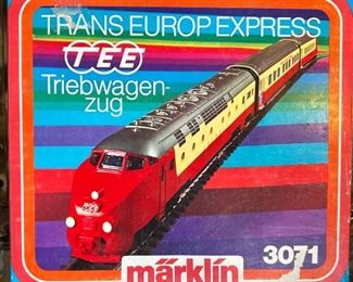 Marklin 3071 HO Trans Europe Express Set w/Add-On Passenger Car Toy Train Märklin	Box: 2x11x10in	HxWxD
