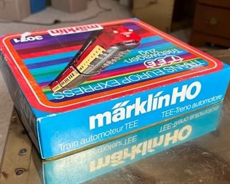 Marklin 3071 HO Trans Europe Express Set w/Add-On Passenger Car Toy Train Märklin	Box: 2x11x10in	HxWxD
