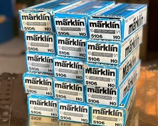15 Boxes of Marklin HO 5106 Straight Track 10 per box Toy Train Märklin	150 pieces	
