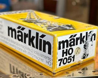 Vintage Marklin 7051 Magnetic Crane in Original Box NICE Made in Western Germany HO Toy Train Märklin	Box: 13x6.25x3.75in	HxWxD
