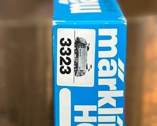 Marklin 3323 HO Swiss Electric Express Locomotive  in  Box Toy Train Märklin	Box: 2x10.5x3.75in	HxWxD
