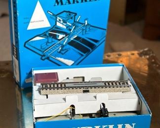 Marklin 7192 Automatic Level Railway Crossing Toy Train Märklin	Box: 2x8.25x8.25in	HxWxD
