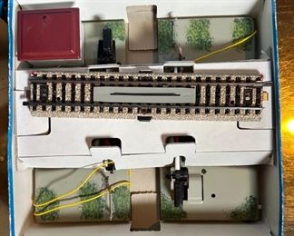 Marklin 7192 Automatic Level Railway Crossing Toy Train Märklin	Box: 2x8.25x8.25in	HxWxD
