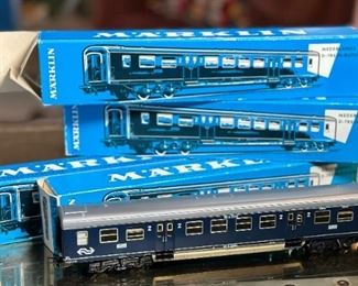 Lot of 4 Marklin 4049  Passenger Car/Coach Train light Blue Box Ho Toy Train Märklin	Box: 1.5x10x2in	HxWxD
