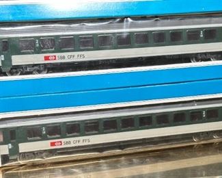 Lot of 3 Marklin Cars Passenger Car/Coach Train 4123/4124/4124 Ho Toy Train Märklin	Box: 2.5x12x1.25in	HxWxD
