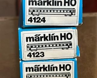 Lot of 3 Marklin Cars Passenger Car/Coach Train 4123/4124/4124 Ho Toy Train Märklin	Box: 2.5x12x1.25in	HxWxD
