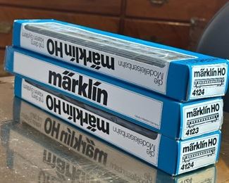 Lot of 3 Marklin Cars Passenger Car/Coach Train 4123/4124/4124 Ho Toy Train Märklin	Box: 2.5x12x1.25in	HxWxD
