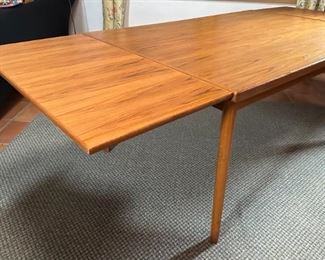 Vintage MCM Danish Modern Teak Draw Leaf Dining Table Denmark Henning Kjaernulf	29x39x59-99in	HxWxD
