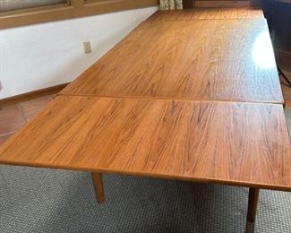 Vintage MCM Danish Modern Teak Draw Leaf Dining Table Denmark Henning Kjaernulf	29x39x59-99in	HxWxD
