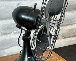 Antique Emerson Electric Desk Fan 77648-AS	20 x 19 x 12in	HxWxD
