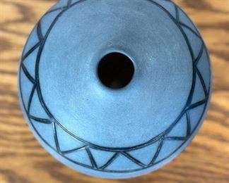 Sawik Pottery Native American Pot	7 x 6in diameter	
