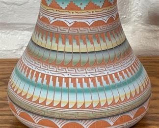 Hilda Whitegoat Navajo Etched Pot Native American Pottery	6.75x3in diameter a top.	
