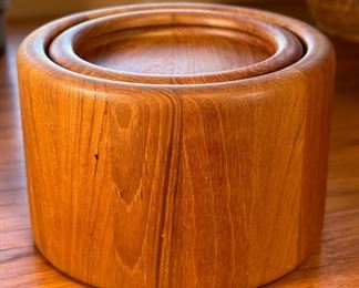 MCM Richard Nissen Denmark Ice Bucket Cooler  Danish modern MCM	5.75 x 8.75in diameter.	
