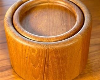 MCM Richard Nissen Denmark Ice Bucket Cooler  Danish modern MCM	5.75 x 8.75in diameter.	
