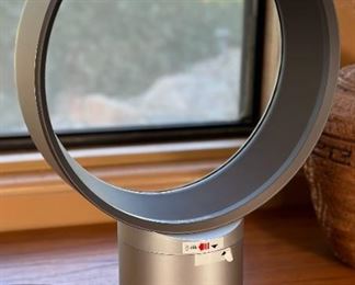 Dyson Air Multiplier Fan	22.25 x 14 x6in	HxWxD
