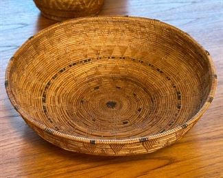 Indonesia Rattan Shallow Basket  Decor	4 x 13.75 diameter.	
