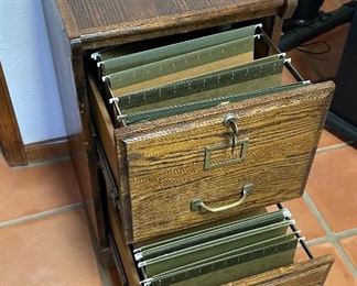 2 Drawer Oak File Cabinet	28 x 16 x 17.5in	HxWxD
