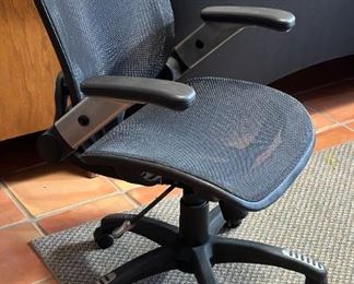 Office Chair	37 x 24 x 24in	HxWxD
