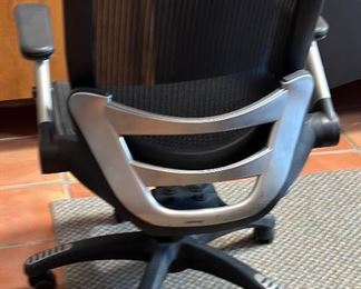 Office Chair	37 x 24 x 24in	HxWxD
