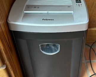 Fellow paper Shredder		
