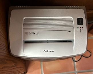 Fellow paper Shredder		
