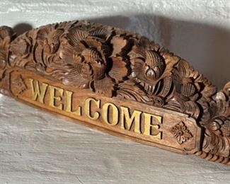Hand Carved Wood Welcome Sign	5 x 16 x 2in	
