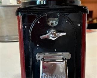 Vintage Victor Topper 1 Cent Penny Gumball Vending Machine w/Key	16.5x6x8in	HxWxD
