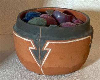 AH-LAH Pottery	38 x 52 x 21in	HxWxD
