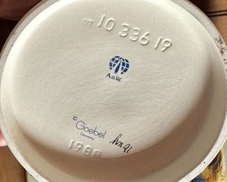 Goebel DeGrazia Navajo Madonna Porcelain Figurine  with box	7.5in H	
