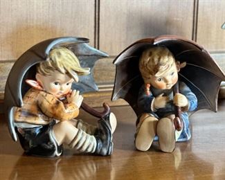 2pc Hummel Umbrella Boy & Girl PAIR 152/OA 152/OB Goebel Porcelain Figurine	5X5X5IN	HxWxD

