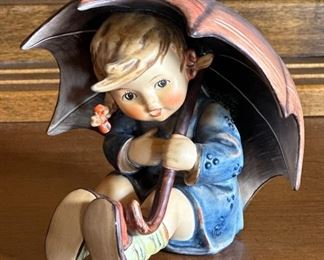 2pc Hummel Umbrella Boy & Girl PAIR 152/OA 152/OB Goebel Porcelain Figurine	5X5X5IN	HxWxD
