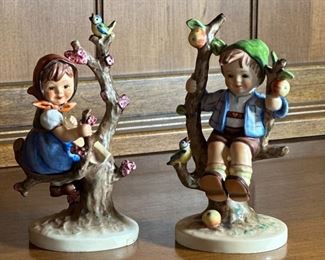 2PC Hummel Apple Tree Boy & Girl PAIR Hummel 141 142 Goebel Porcelain Figurine	6x3.5x3in	HxWxD
