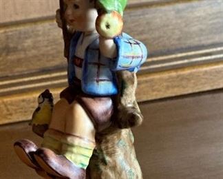 2PC Hummel Apple Tree Boy & Girl PAIR Hummel 141 142 Goebel Porcelain Figurine	6x3.5x3in	HxWxD

