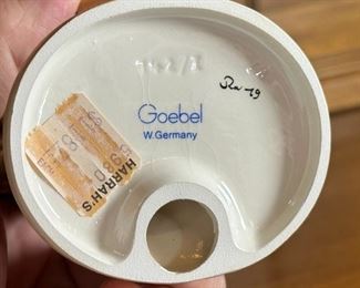 2PC Hummel Apple Tree Boy & Girl PAIR Hummel 141 142 Goebel Porcelain Figurine	6x3.5x3in	HxWxD
