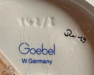 2PC Hummel Apple Tree Boy & Girl PAIR Hummel 141 142 Goebel Porcelain Figurine	6x3.5x3in	HxWxD
