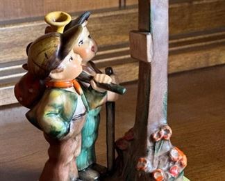 Hummel 331 Crossroads Goebel Porcelain Figurine	7x5x3in	HxWxD
