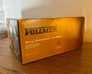 Vollmer HO 3910 Castle Rabenstein Burg 3900 3903 3901 w ghost Model	Box: 6.25x12.75x10.5in	HxWxD
