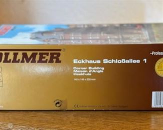Vollmer HO Scale 3811 Corner Building Model Kit	Box: 3.75x12x7.5in	HxWxD
