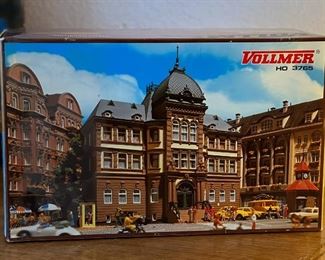 Vollmer 3765 Post Office Model Kit	Box: 3.75x12x7.5in	HxWxD
