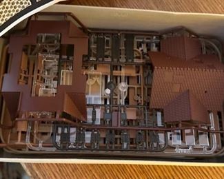 Vollmer 3773 Public Archive Building HO Model Kit Archivhaus	Box: 3.5x10.75x5.75in	HxWxD
