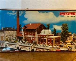 Vollmer 5609 Brewery HO Model Kit	Box: 4x14x8in	HxWxD
