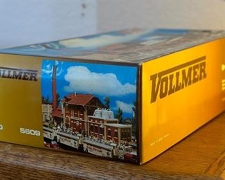Vollmer 5609 Brewery HO Model Kit	Box: 4x14x8in	HxWxD
