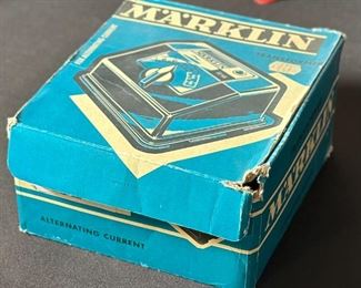 Vintage MARKLIN HO 6152 Transformer 110 Volt 30VA 50Hz Original BOX	3x6.5x7in	HxWxD

