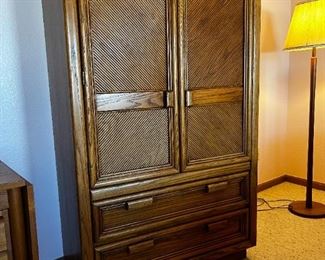 Solid Oak Armoire Wardrobe dresser	60 x 38 x 18in	HxWxD

