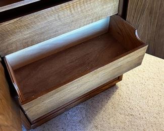 Solid Oak Armoire Wardrobe dresser	60 x 38 x 18in	HxWxD
