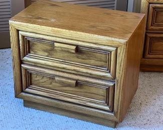 2pc Solid OAK Nightstands PAIR	22. x 26.25 x 15	HxWxD
