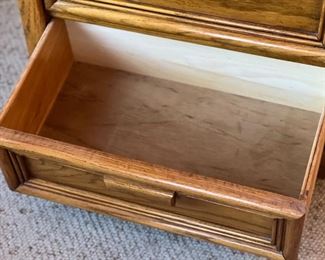 2pc Solid OAK Nightstands PAIR	22. x 26.25 x 15	HxWxD
