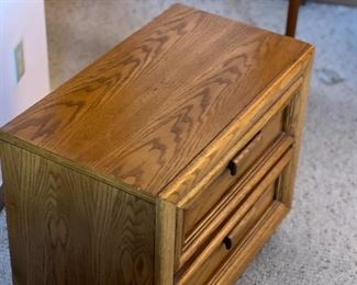 2pc Solid OAK Nightstands PAIR	22. x 26.25 x 15	HxWxD
