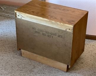 2pc Solid OAK Nightstands PAIR	22. x 26.25 x 15	HxWxD
