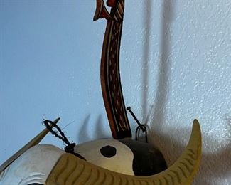 Vintage Wood Cow Head Wall Decor	25“ x 15“ x 13.5“.	HxWxD
